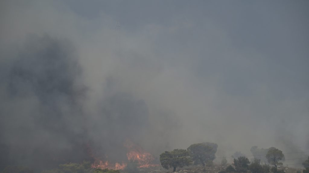 Πυρκαγιά στη Σαμοθράκη – Έχουν σηκωθεί τα εναέρια μέσα