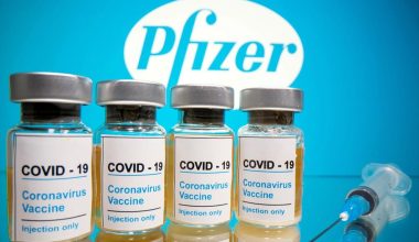 Ο ΕΜΑ ξεκίνησε την αξιολόγηση του επικαιροποιημένου εμβολίου της Pfizer