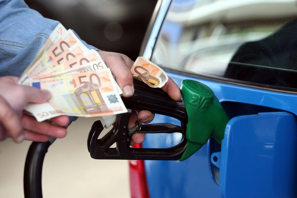 Πρόεδρος Πανελλήνιας Ομοσπονδίας Πρατηριούχων: Οι πολίτες ξοδεύουν το επίδομα βενζίνης σε μαγαζιά & σούπερ μάρκετ