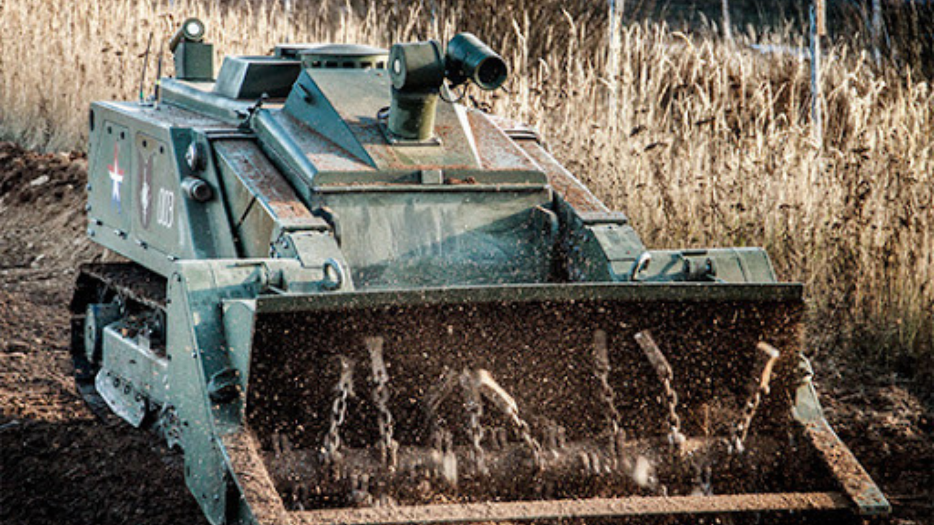 Γρήγορα και με ασφάλεια: Τα ρωσικά ρομποτικά συστήματα που αποναρκοθετούν την Μαριούπολη (βίντεο)