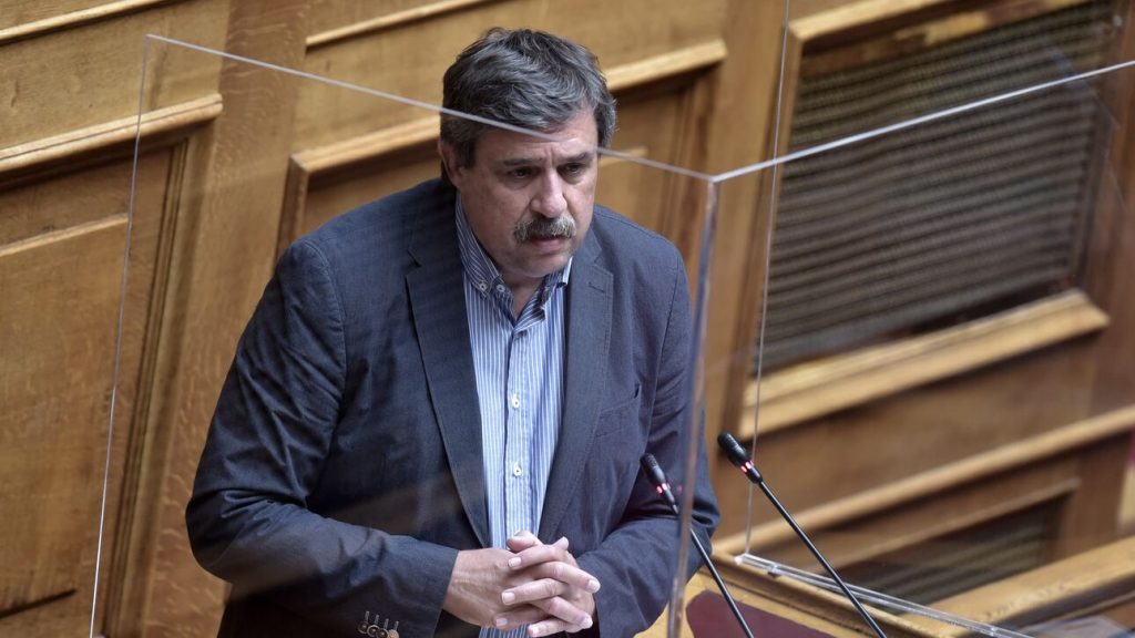 Α.Ξανθός: «Η κυβέρνηση αλλάζει αυθαίρετα την καταγραφή θανάτων covid επειδή δεν τη συμφέρει»
