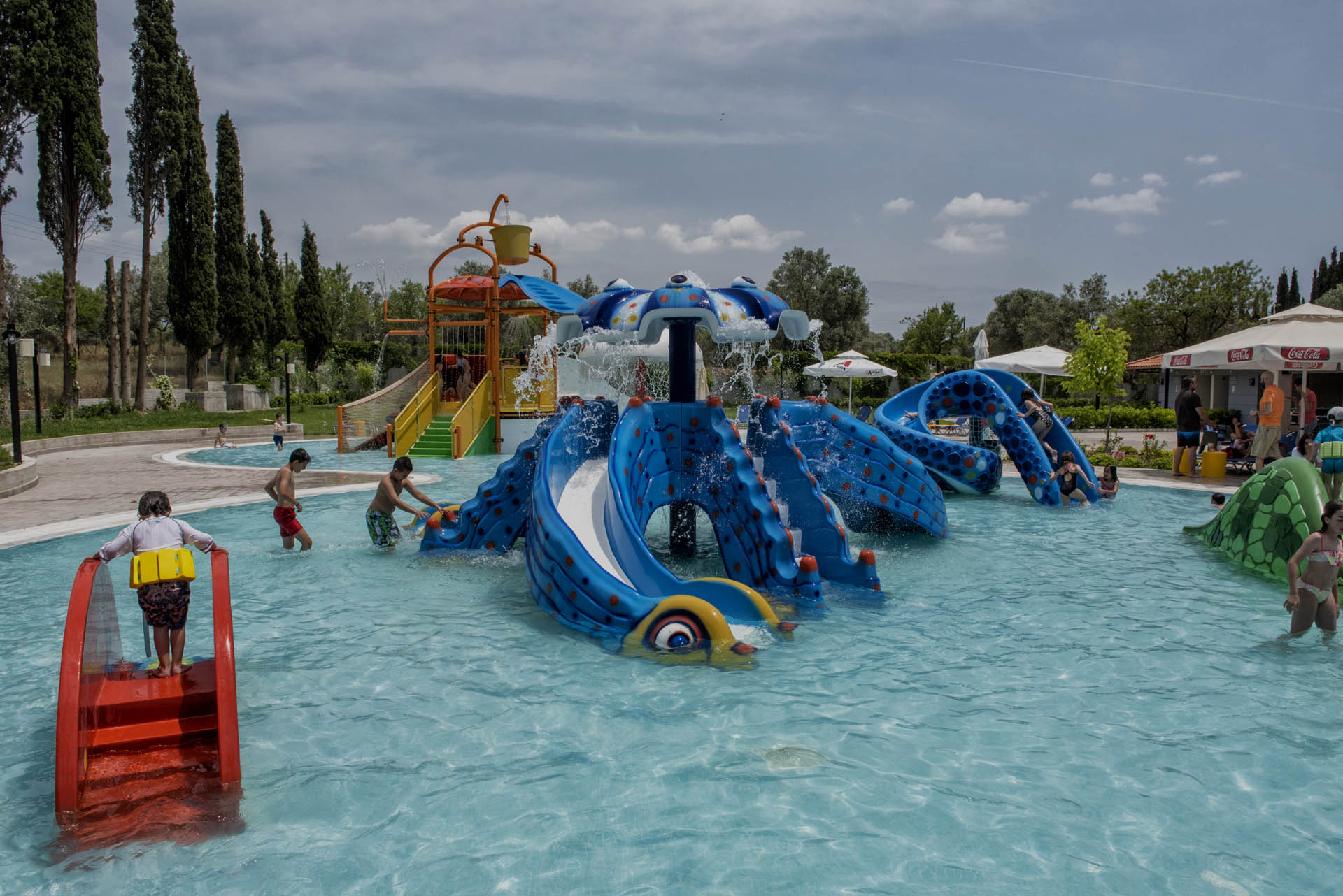 Γαλλία: Άνδρας κάνει «βουτιά θανάτου» σε νεροτσουλήθρα (βίντεο)