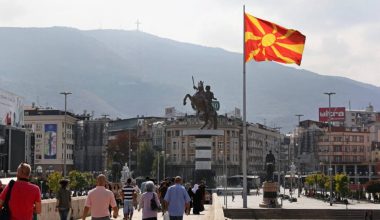 Αυτά ακούμε τώρα: «Πραγματοποιούμε έναν στρατηγικό στόχο, είσοδο στην ΕΕ ως ‘Μακεδόνες’» λένε οι Σκοπιανοί