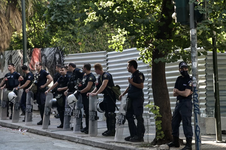 Ισχυρές αστυνομικές δυνάμεις στα Εξάρχεια: Συνεχίζονται οι διαμαρτυρίες για τα έργα του Μετρό (φώτο)