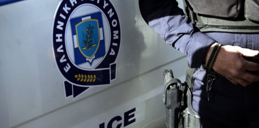 Απίστευτο: Αστυνομικός πυροβόλησε εναντίον παράνομων μεταναστών σε επιχείρηση και τον συνέλαβαν