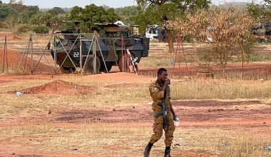 Tριήμερο εθνικό πένθος στο Μάλι μετά την επίθεση τζιχαντιστών που κόστισε τη ζωή σε 42 στρατιώτες