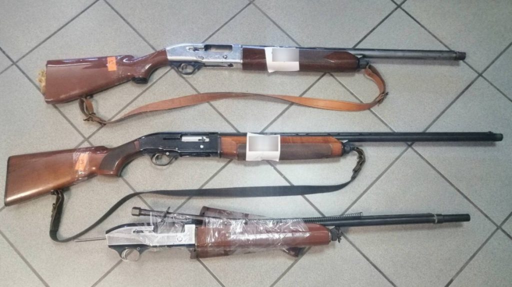 Χαλκίδα: Συνελήφθη άνδρας που είχε ολόκληρο οπλοστάσιο στο σπίτι του