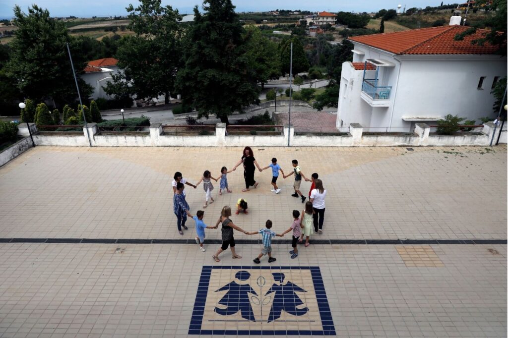 Θεσσαλονίκη: Συμμορίες Ρομά ρημάζουν το Παιδικό Χωριό SOS – «Προσπάθησαν να σπάσουν την πόρτα ενώ ήταν παιδιά στο σπίτι»