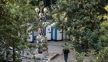 «Πόλεμος» ΝΔ-ΣΥΡΙΖΑ… για το μετρό στα Εξάρχεια: Η κυβέρνηση κάνει λόγο για «οπισθοδρομικές αντιλήψεις»