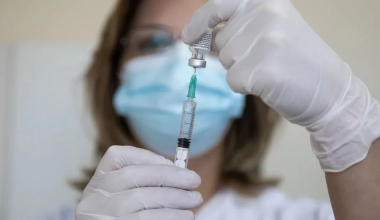 Νέα έρευνα «καταπέλτης»: Τα υψηλότερα ποσοστά πρόσληψης του εμβολίου Covid-19 οδηγούν σε υψηλότερα ποσοστά μόλυνσης!
