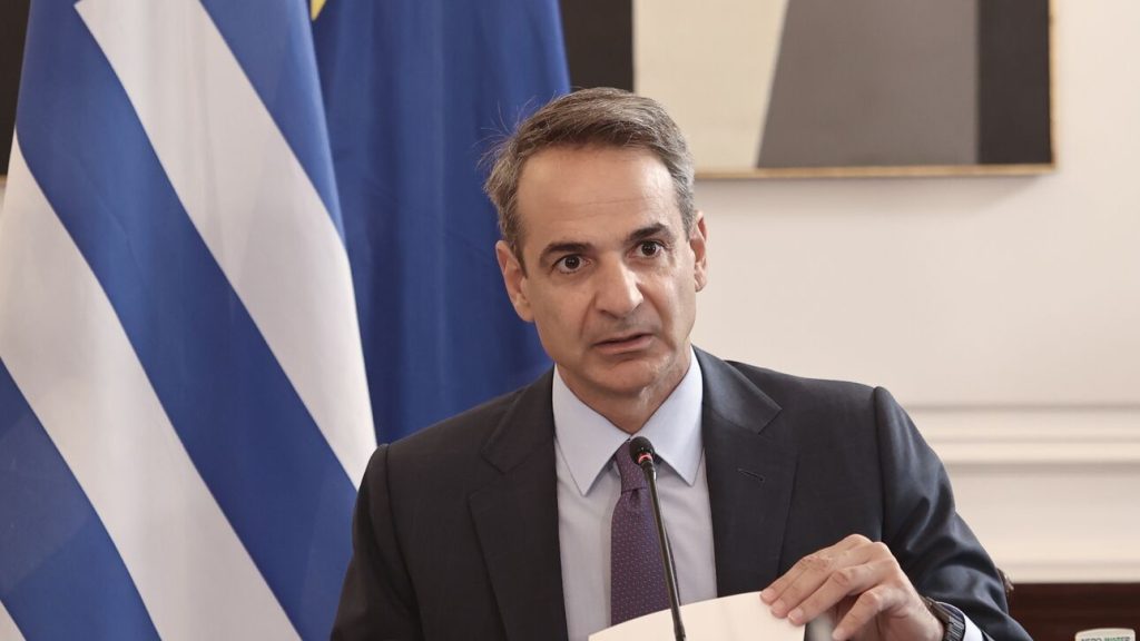 Η κυβέρνηση «βουλιάζει» και ψάχνει σανίδα στα πάρτι της Σ.Μαρίν – Κρύβει το σκάνδαλο των υποκλοπών στα μπάνια του Μ.Τζόνσον