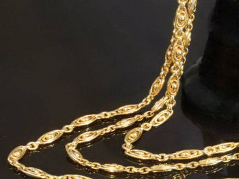 Σέρρες: Ανήλικη έκλεψε χρυσή αλυσίδα από το λαιμό ηλικιωμένης και χτύπησε τον 75χρονο σύζυγό της