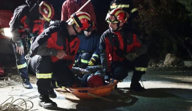 Χανιά: Τουρίστας έπεσε και χτύπησε στην Αγία Ρούμελη – Επιχείρηση από την Πυροσβεστική για τη διάσωσή του
