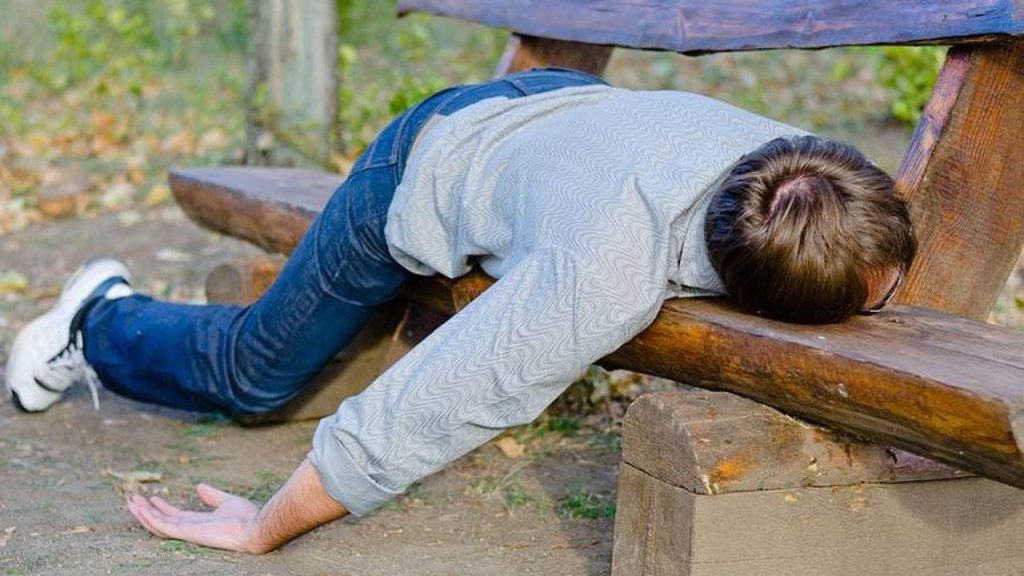 Κρήτη: 19χρονος μεθυσμένος τουρίστας βρέθηκε μέσα στα αίματα