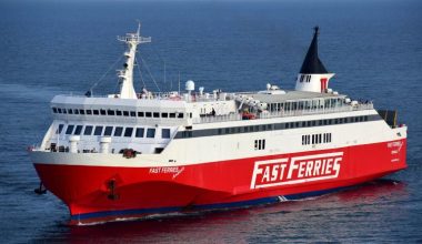 Μηχανική βλάβη στο «Fast Ferries Andros» – Ταλαιπωρία για 446 επιβάτες
