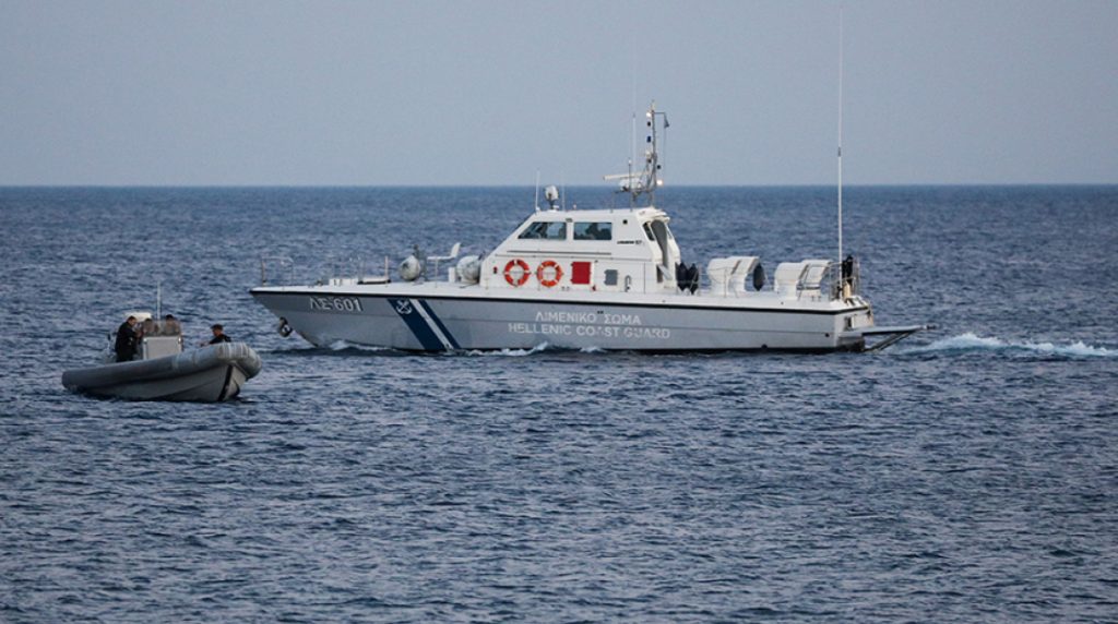 Χαλκιδική: Εντοπίστηκε ακυβέρνητο σκάφος με τέσσερις επιβαίνοντες – Ρυμουλκήθηκε από αλιευτικό στο Στρατώνι