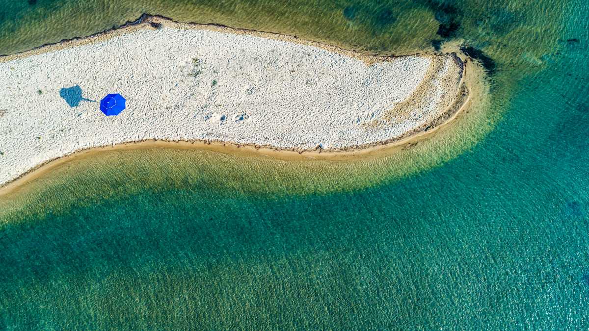 Και όμως αυτές οι δέκα εξωτικές παραλίες και λίμνες βρίσκονται στην Ελλάδα
