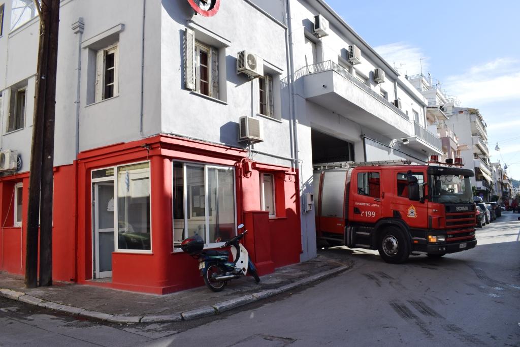Βόλος: Πλημμύρισε και το κτίριο της Πυροσβεστικής Υπηρεσίας από την καταιγίδα