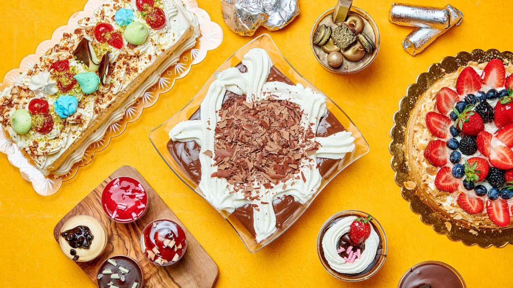 Λαμία: Βίντεο από τη διάρρηξη ζαχαροπλαστείου – Άδειασαν το ταμείο, πήραν μέχρι και γλυκά