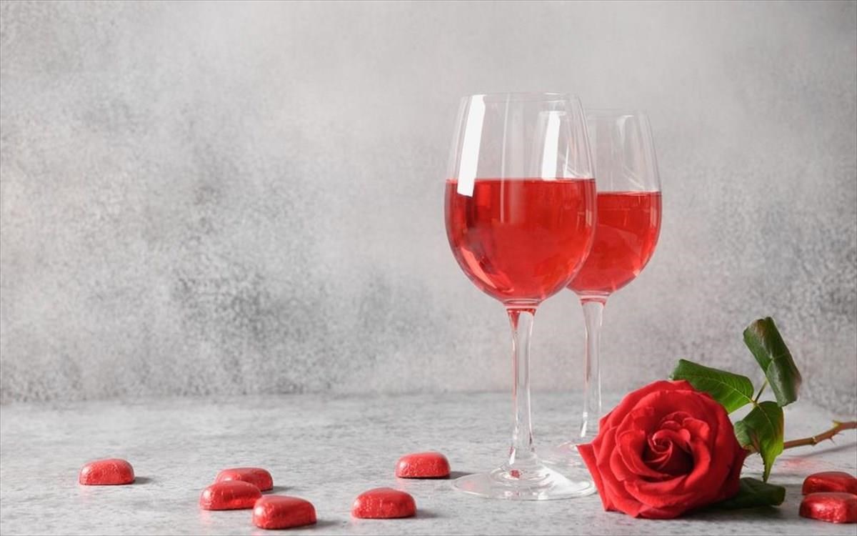 Το κόκκινο κρασί αποτελεί τριπλή απειλή για τα δόντια – Πως θα προστατευθείτε