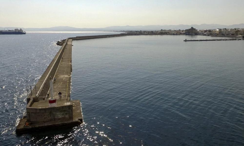 Καλαμάτα: Έκλεψαν καύσιμα από σκάφη για να ανεφοδιάσουν αυτοκίνητο -Χειροπέδες σε έναν 23χρονο