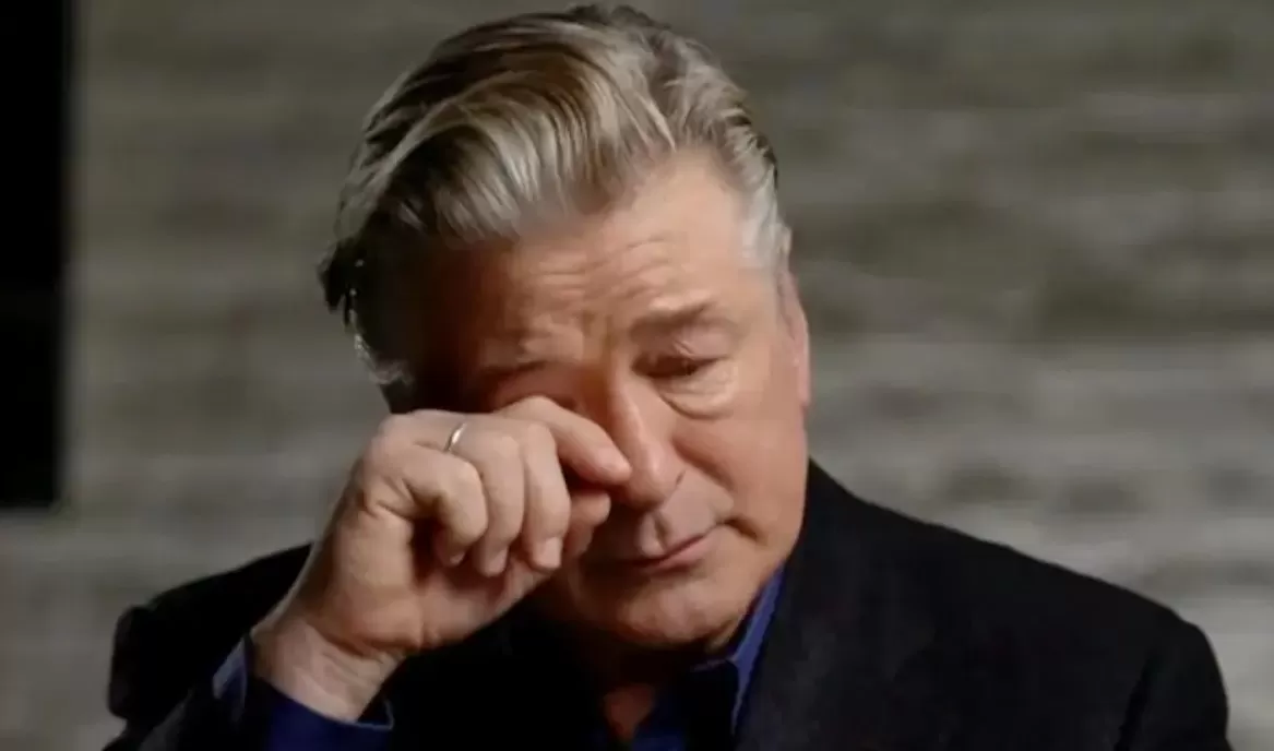 Πρώτες δηλώσεις του Άλεκ Μπάλντουιν μετά την έκθεση του FBI: «Δεν τράβηξα τη σκανδάλη»