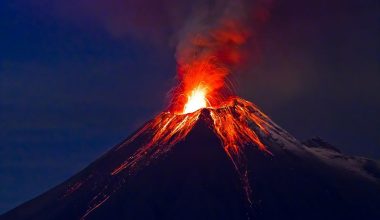 Βρετανοί επιστήμονες: «Προετοιμαστείτε για γιγάντιες εκρήξεις ηφαιστείων μέσα στα επόμενα 100 χρόνια»