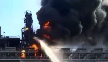 Ρωσία – Μπέλγκοροντ: Μεγάλη πυρκαγιά στην αποθήκη πυρομαχικών κοντά στα σύνορα με την Ουκρανία (βίντεο)