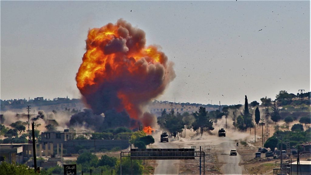 Συρία: Σφοδροί βομβαρδισμοί από τις τουρκικές δυνάμεις – Ισοπεδώνουν θέσεις του συριακού Στρατού