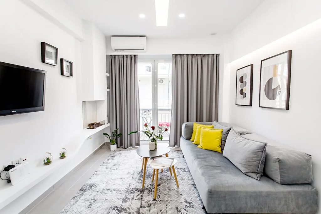 Airbnb: Tο κόλπο με την τεχνολογία για να καταπολεμήσει τα πάρτι – Πως θα λειτουργεί