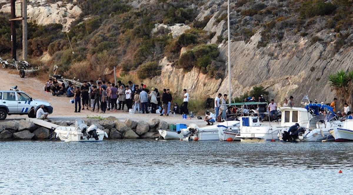 Τρίτο σκάφος με 67 παράνομους μετανάστες προσάραξε στα Κύθηρα
