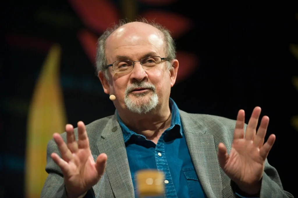 Σαλμάν Ρούσντι: Ο δράστης δήλωσε ότι διάβασε μόνο δύο σελίδες από το «βλάσφημο» βιβλίο του