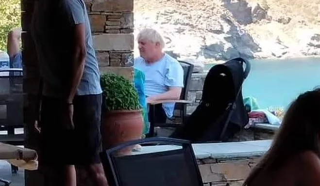 Μπόρις Τζόνσον: Άφησε 50 ευρώ φιλοδώρημα σε εστιατόριο – «Ήταν πολύ φιλικός και ευγενικός»