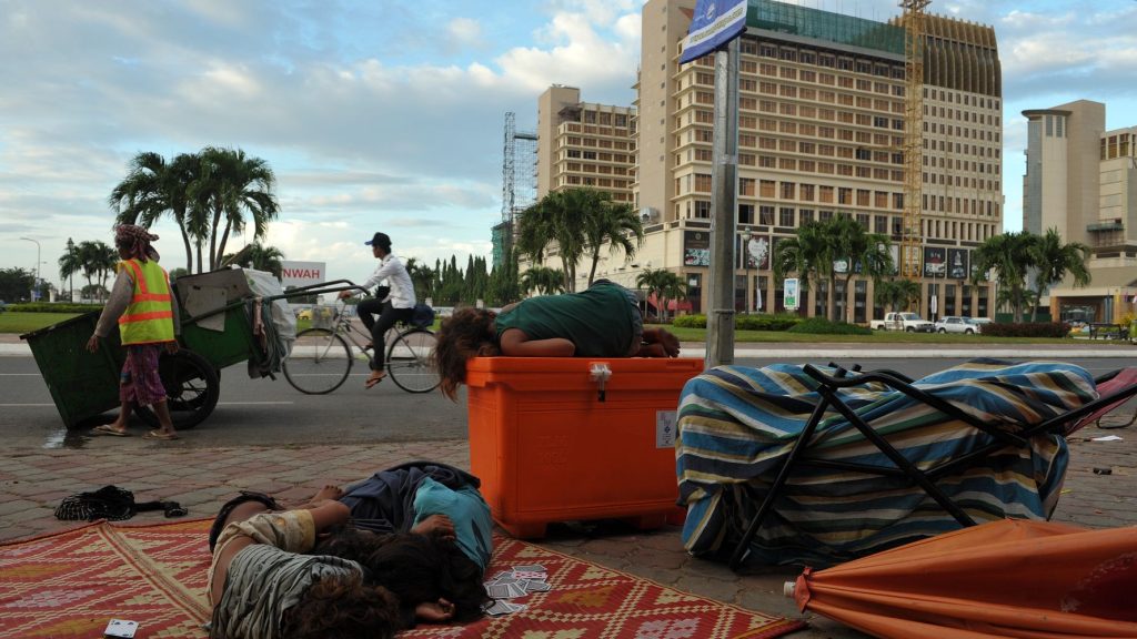 Επιστροφή στον Μεσαίωνα: 40 Βιετναμέζοι ήταν δούλοι σε καζίνο στην Καμπότζη – Το έσκασαν κολυμπώντας (βίντεο)