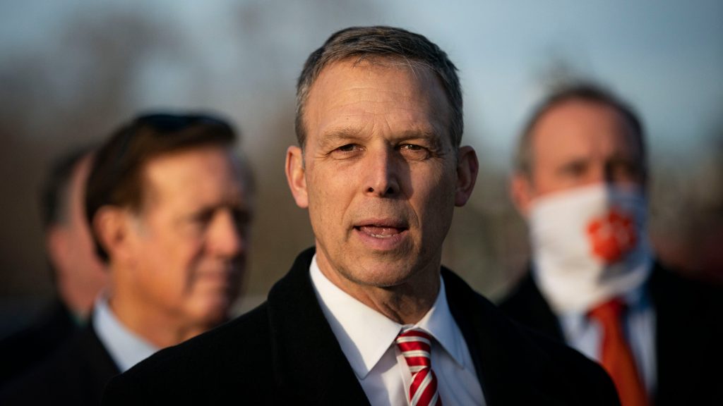 Δυστοπικές δηλώσεις του Αμερικανού γερουσιαστή Σ.Πέρι: «Η τυραννία θα μπει στο σαλόνι όλων των ανθρώπων σύντομα»