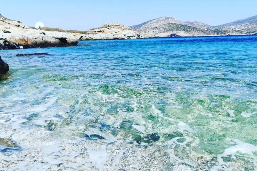 Στο ωραιότερο νησί του Αιγαίου έχεις πρόσβαση μόνο με καΐκι