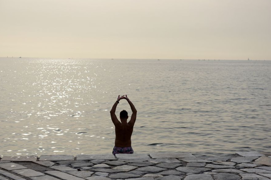 Καύσωνας: Τι να προσέχετε αν ανήκετε σε ομάδα υψηλού κινδύνου