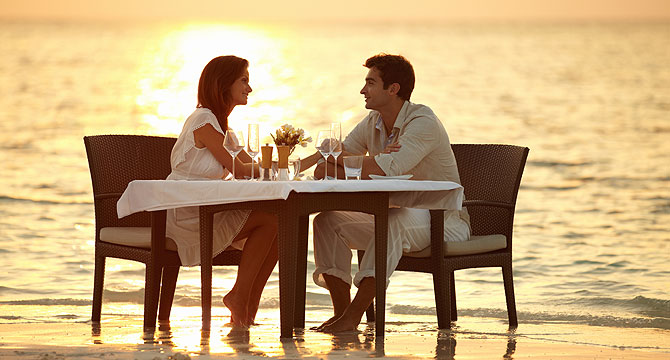 Ρομαντικό δείπνο: Ποτά και τροφές που καταστρέφουν τη διάθεση για σεξ