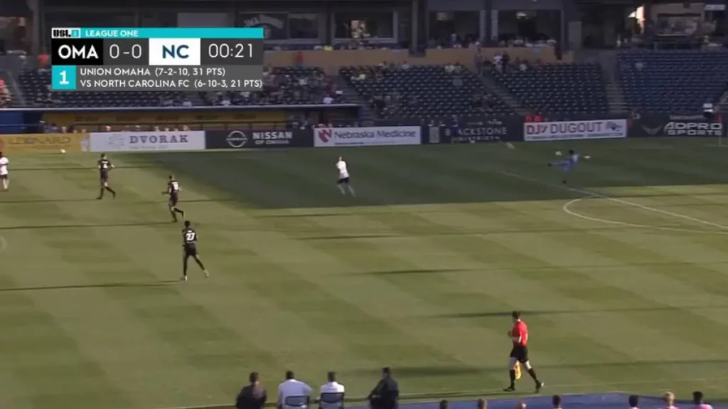 Αυτά δεν γίνονται: Απίστευτο γκολ από βολέ… τερματοφύλακα (βίντεο)