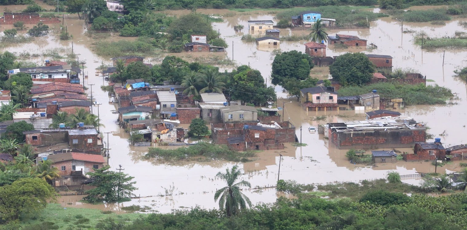Ινδία: Δεκάδες νεκροί και αγνοούμενοι μετά από πλημμύρες και κατολισθήσεις
