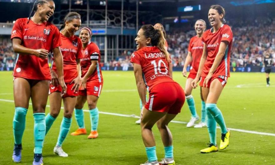 ΗΠΑ: Παίκτρια σκόραρε και το πανηγύριζε παριστάνοντας την τραυματισμένη και χορεύοντας twerk! (βίντεο)