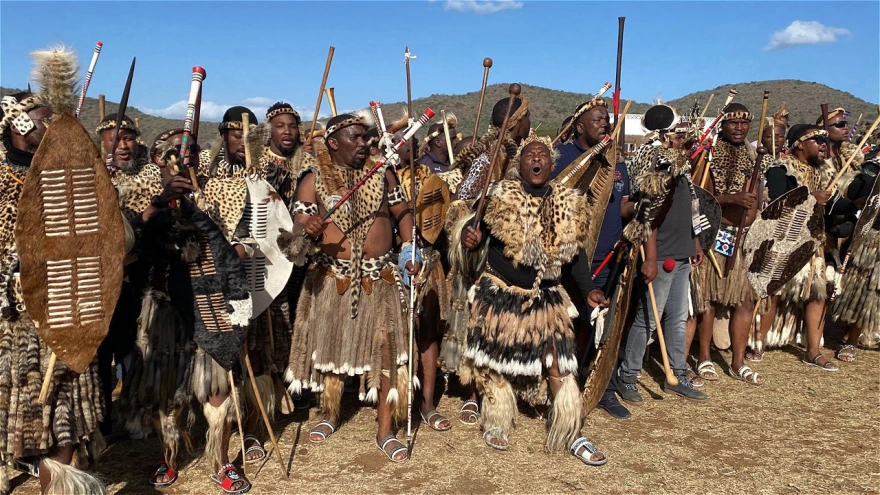 Ανέβηκε στο θρόνο ο νέος βασιλιάς των Ζουλού – Ο 47χρονος πρίγκιπας Μισουζούλου