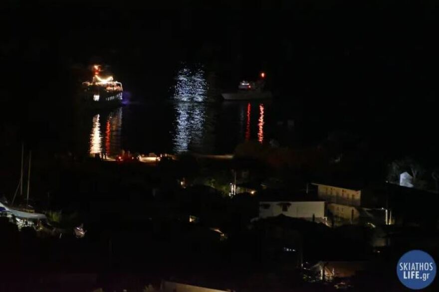 Σκιάθος: Κινδύνευσε να βυθιστεί τουριστικό σκάφος που προσέκρουσε σε ύφαλο (φωτο)