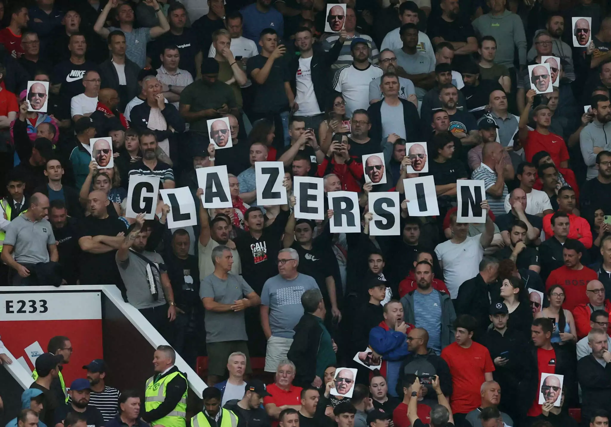 Επικό «τρολάρισμα» από τους οπαδούς Λίβερπουλ στην Μάντσεστερ Γιουνάιτεντ μέσα στο «Ολντ Τράφορντ»