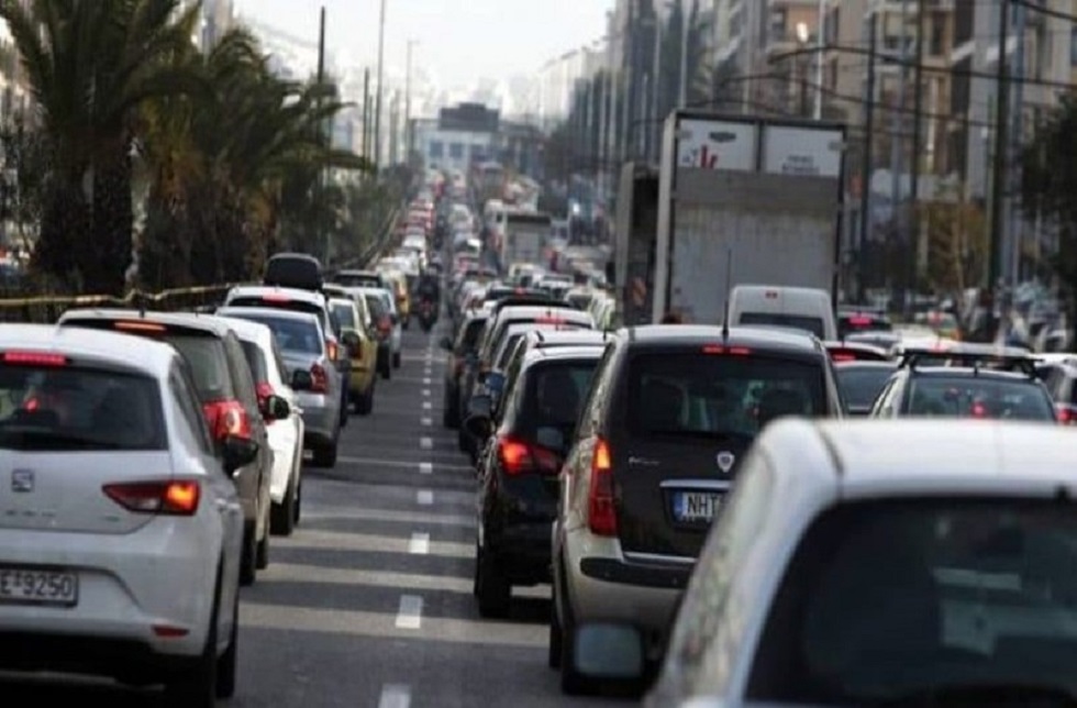 Μποτιλιάρισμα στους δρόμους: Στο «κόκκινο» ο Κηφισός – Προβλήματα και στην Αττική οδό