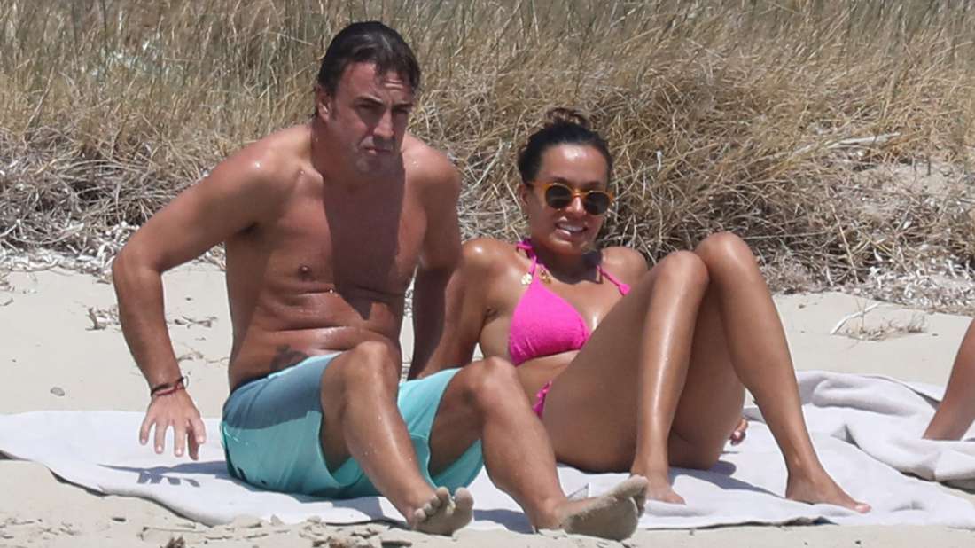 Φερνάντο Αλόνσο: Απολαμβάνει το καλοκαίρι στη Μύκονο με την Άντρεα Σλάγκερ