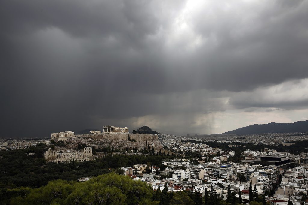 Δείτε στιγμή προς στιγμή τη χθεσινή καταιγίδα στην Αθήνα μέσα από timelapse video