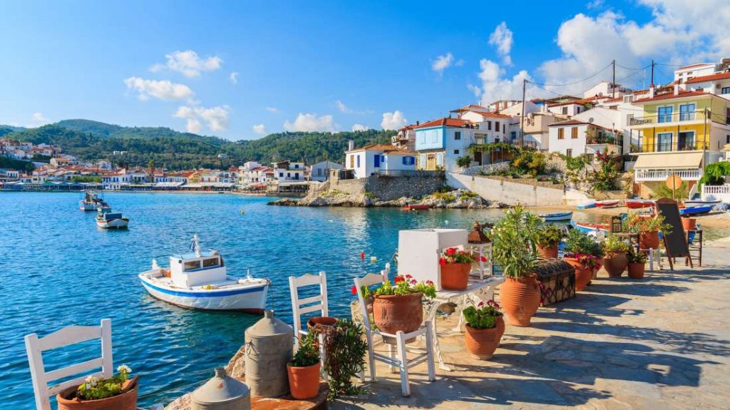 North Evia – Samos Pass: Ανοίγει η πλατφόρμα για τα 13.800 vouchers – Οι δικαιούχοι της επιδότησης διακοπών