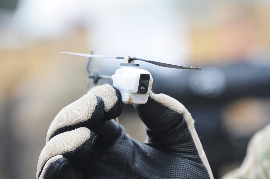 Νορβηγία και Βρετανία δωρίζουν drone παλάμης Black Hornet στην Ουκρανία