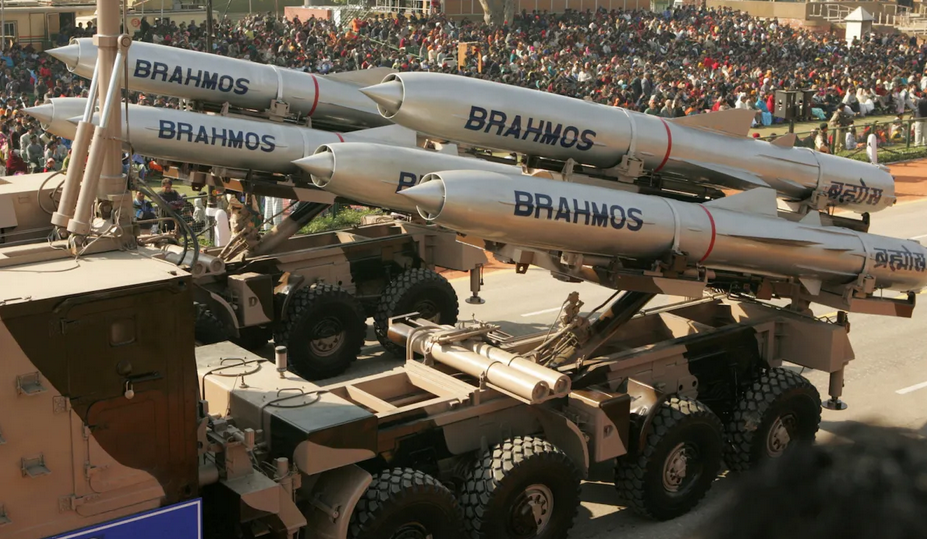 Ινδία: Aξιωματικοί εκτόξευσαν κατά λάθος πύραυλο BrahMos στο Πακιστάν – Δεν υπήρξαν θύματα